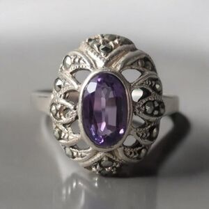 3.74g VTG Sterling Silver 925 Amethyst & Marcasite Ring Size 7.5 Jewelry